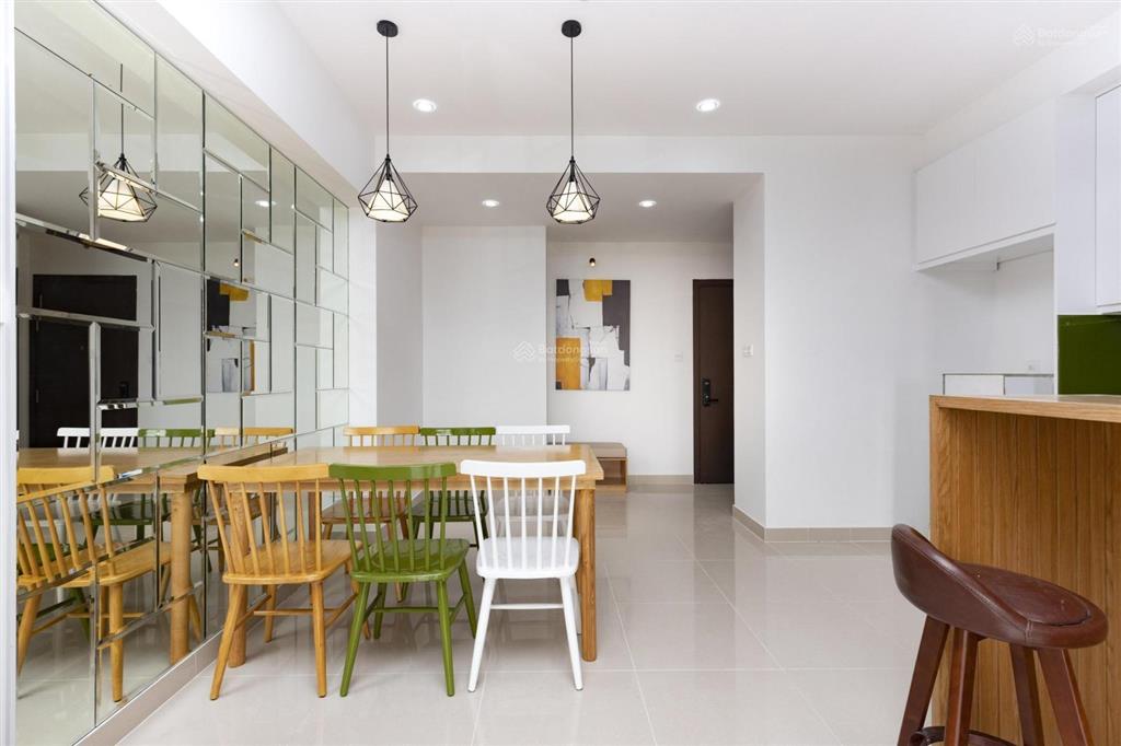 Chính chủ gửi bán căn hộ 3pn2wc 105m² view sông đã có sổ hồng giá 9 tỷ all in