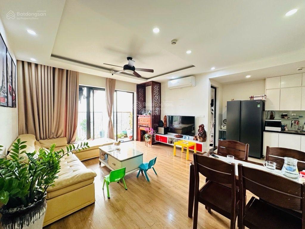 Chính chủ bán căn hộ 2 phòng ngủ 65m2, nội thất đẹp tầng trung tòa ct4a1 tây nam hồ linh đàm