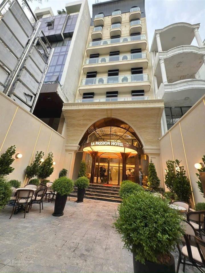 Bán tòa nhà khách sạn mặt tiền nam kỳ khởi nghĩa 10x40m hầm 8 tầng doanh thu 1tỷ/th giá 200tỷ