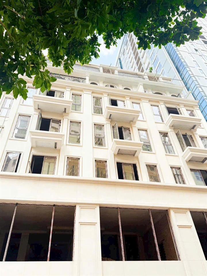 Chị sếp bán tập đoàn bán lô víp 92m2 rẻ hơn tt 10% 53 tỷ (sẵn sổ sang tên) xây 6 tầng cực vip