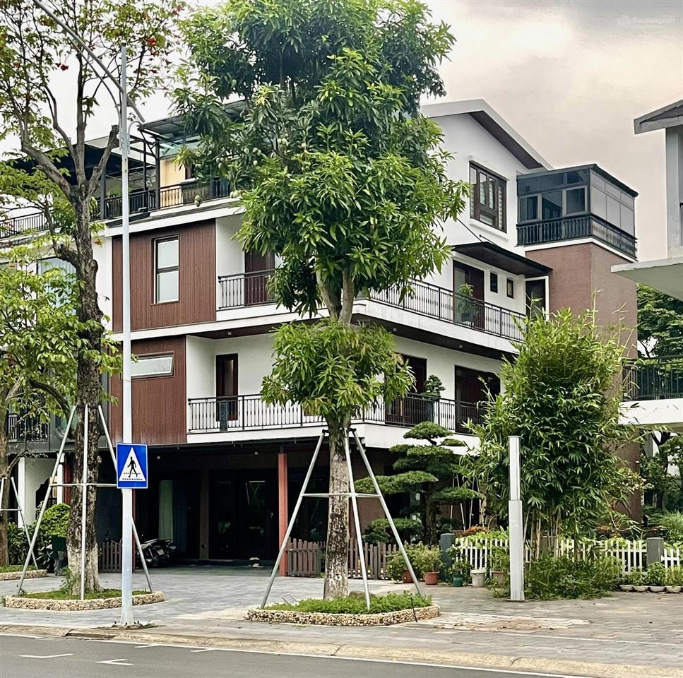Biệt thự kinh doanh view hồ thiên nga ecopark, đường 40m, 470m² sàn, giá chỉ 5x tỷ