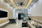 Bán nhà đẹp 2 tầng, 3 phòng ngủ nội thất đẹp, giá tốt cho anh chị, dọn vào ở ngay