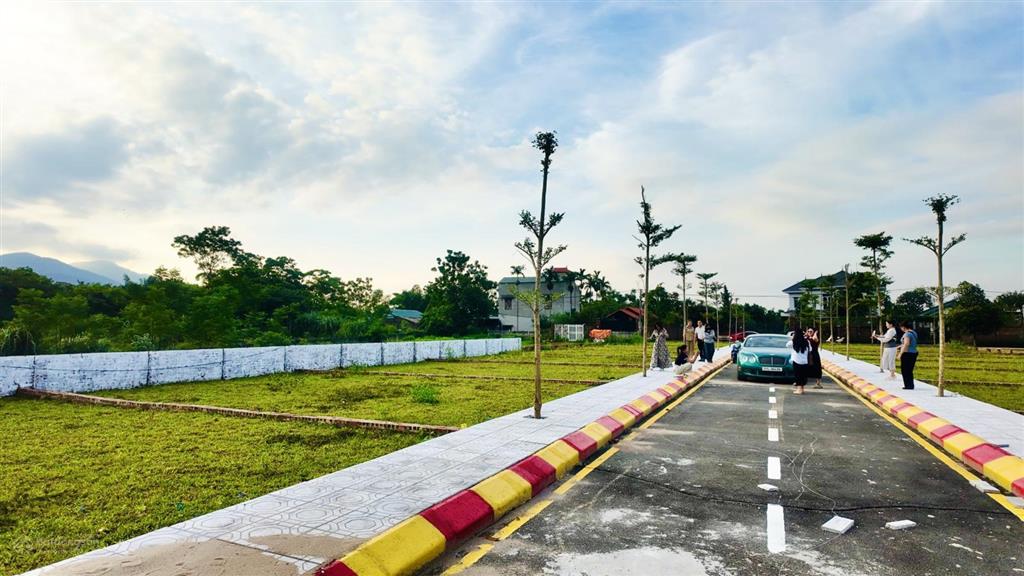 2.8 tỷ/100m2 đất kinh doanh full thổ cư sổ đỏ, mặt tiền 6m tại cnc hoà lạc gần trung tâm hành chính