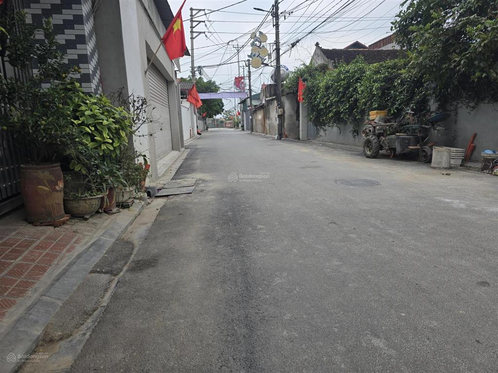 Bán 137.1m2 đất lỗ giao nằm trong lõi kđt đa mục tiêu 3 ô tô tránh