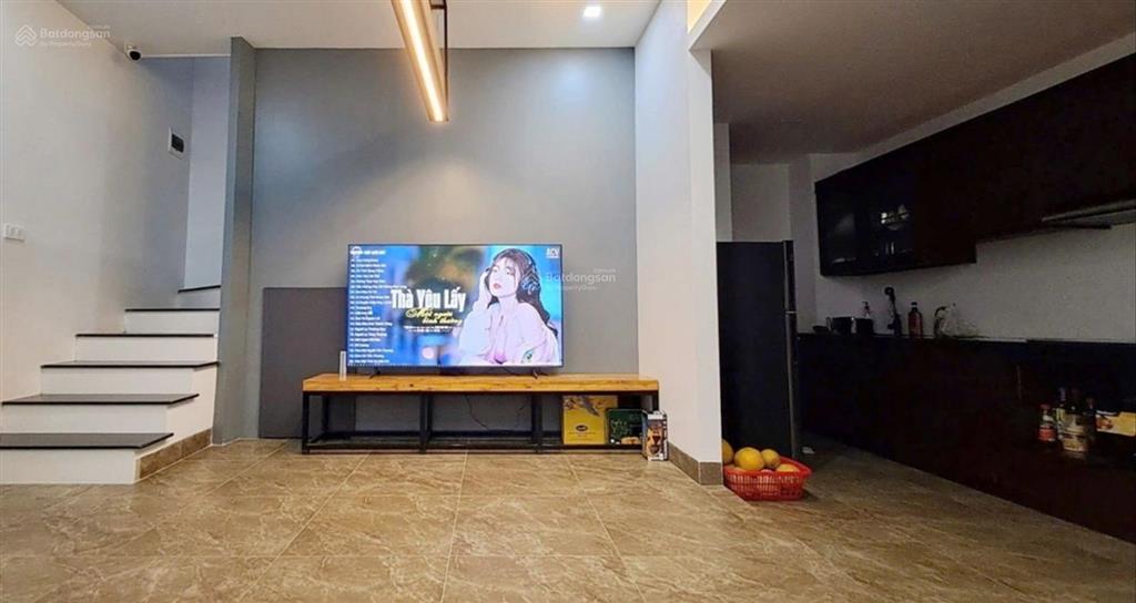 Bán nhà nguyên khê 3 tầng 4 phòng ngủ ô tô đỗ cửa nhà mới xây gần trường các cấp, chợ, trung tâm xã