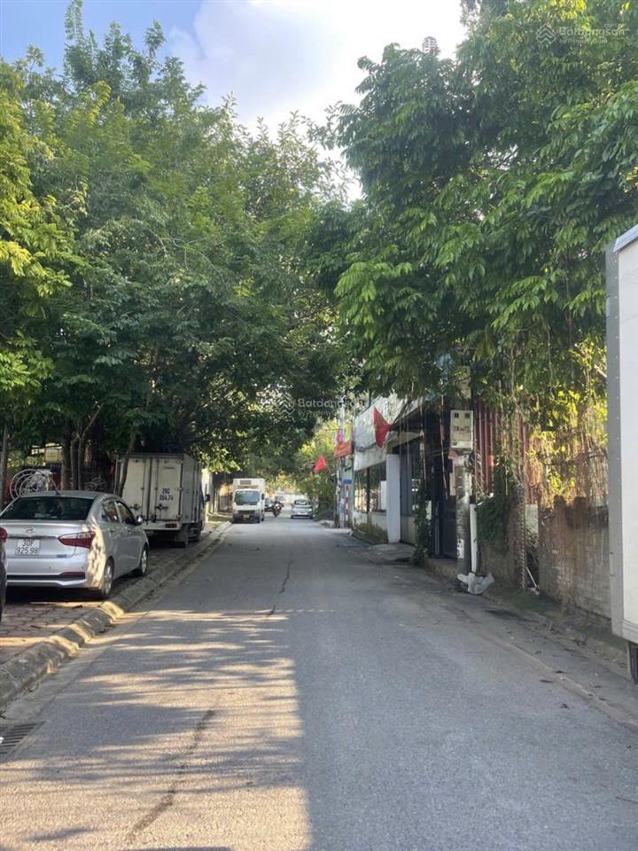 Nhà 6 tầng ô tô, thang máy. gần trường học bệnh viện. gần cầu chương dương long biên. giá 14.4 tỷ