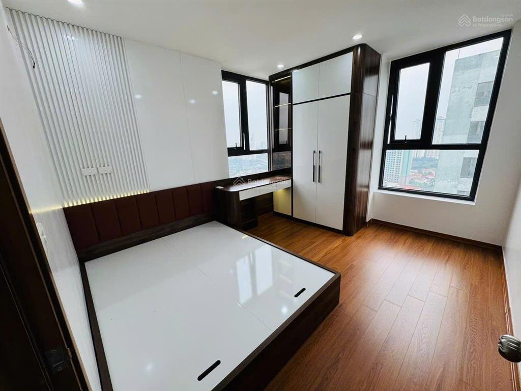 Chủ nhà cắt lỗ giảm gần 1 tỷ cần bán gấp! căn hộ 3 phòng ngủ chung cư x2 đại kim