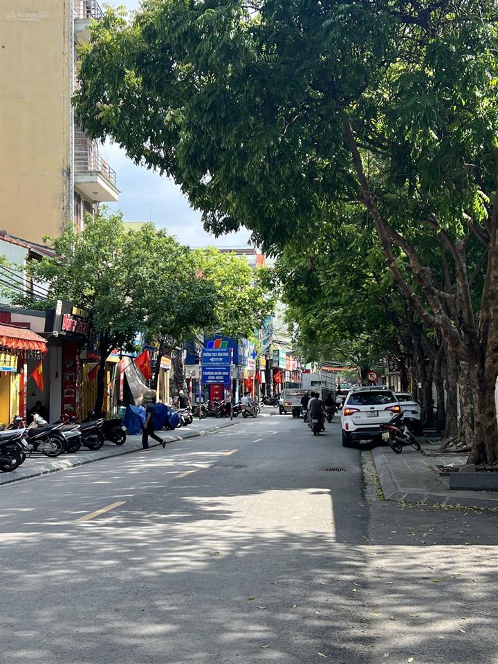 Bán nhà mặt phố vĩnh hưng, 53,5m2 vỉa hè rộng, giao thông thuận tiện, kd nhộn nhịp