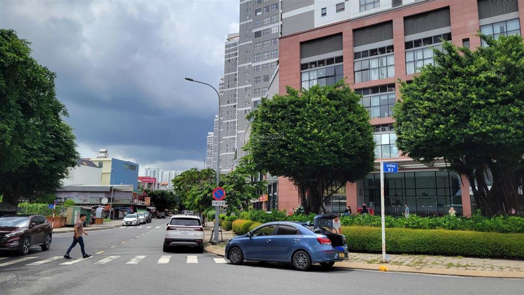 Siêu rẻ để đầu tư! khuôn đất 1.400 m2 3 mặt tiền đường nguyễn hữu thọ thu nhập hơn 500 triệu/th