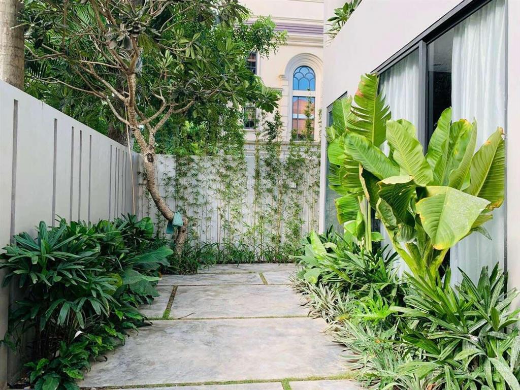 Biệt thự liên kế trung tâm phú mỹ hưng, diện tích 7x18m sổ hồng, bán giá 24,7 tỷ bao sang tên