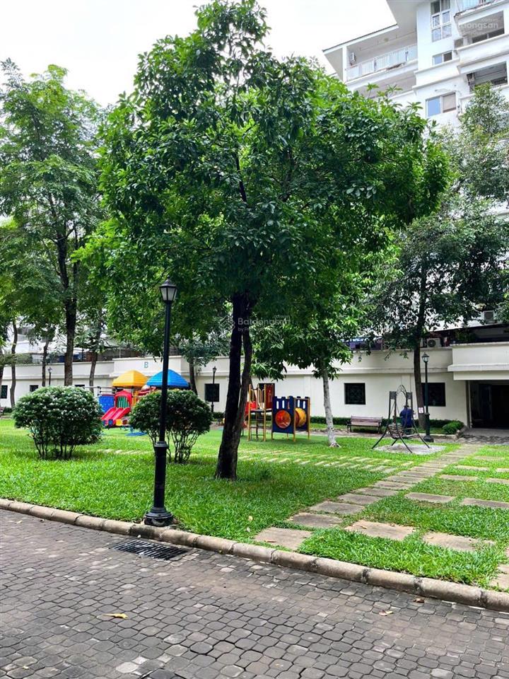 Bán cc hưng vượng 2, 72m2 2pn 1wc có nội thất, giá 4,05tỉ 0937 961 *** thảo