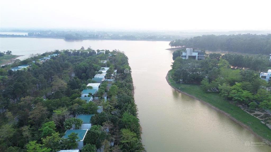 Skylake 5pn 375m² view hồ lớn đại lải giá tốt, nội thất đẹp hướng đn