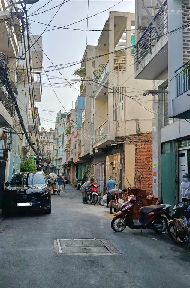 Giảm sâu nhà 44,6m2 x 4 tầng xe hơi đậu cửa thông ra đường phan đình phùng