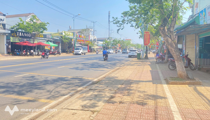 Đất và nhà mặt tiền Quốc lộ 20 trung tâm Đức Trọng, Lâm Đồng