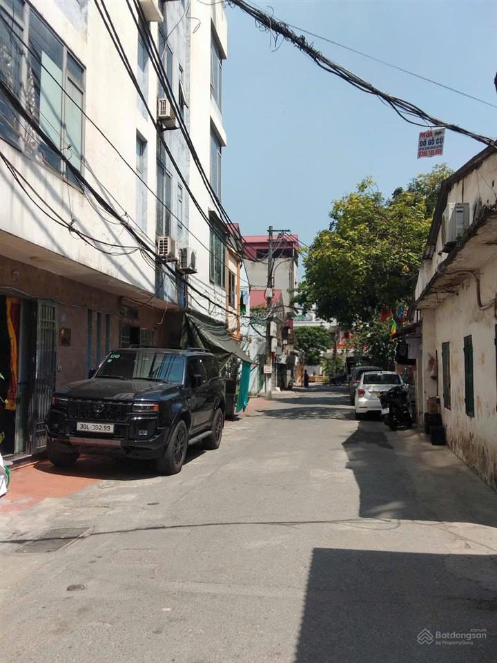 Nhà 5 tầng 60m2 ô tô tránh. ngay trường học bệnh viện, thang máy lô góc. gần cầu long biên. 14.4 tỷ