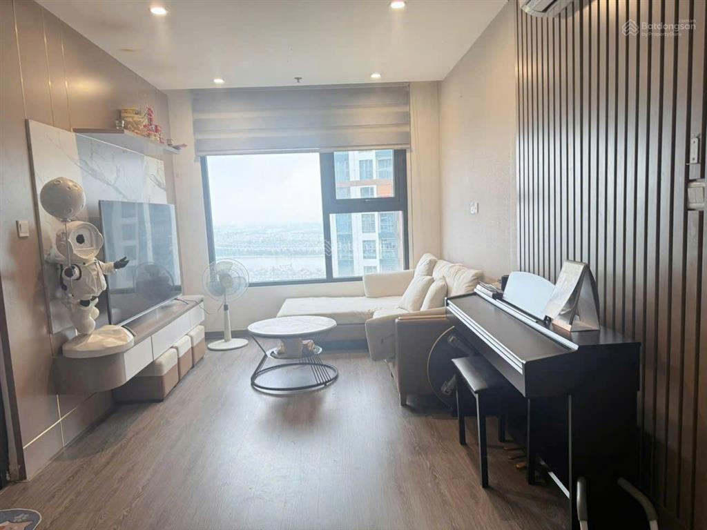 Chính chủ bán s1.12.2305 full nội thất, view biệt thự ngọc trai, giá chỉ 4 tỷ căn 64m².