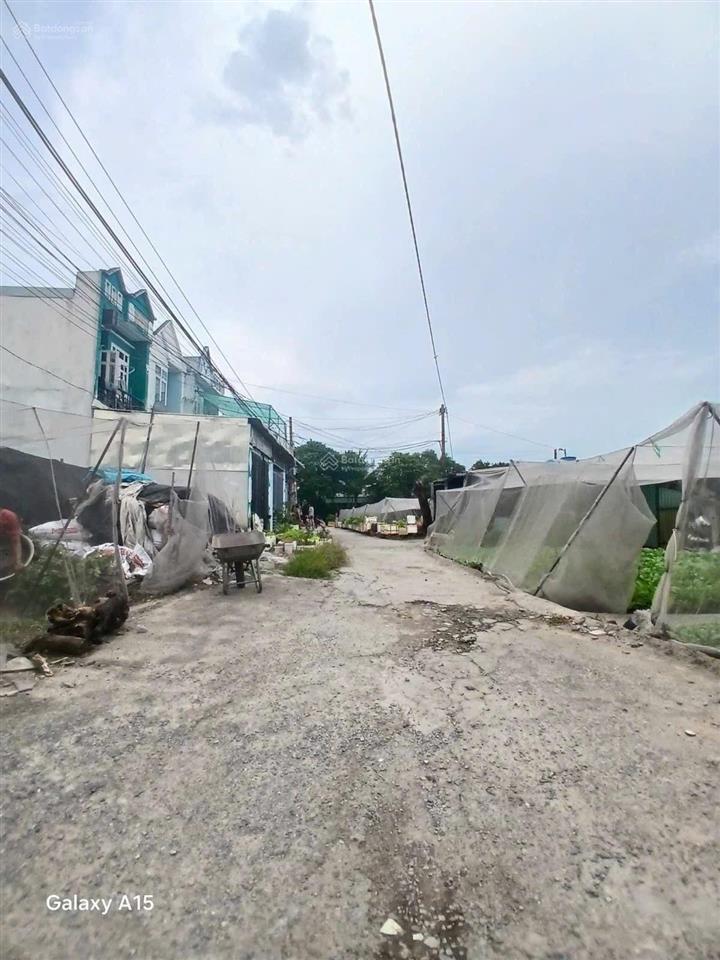 Ngay chợ hóc môn hxh bùi thị lùng 240m2 full thổ cư chỉ 5,4 tỷ