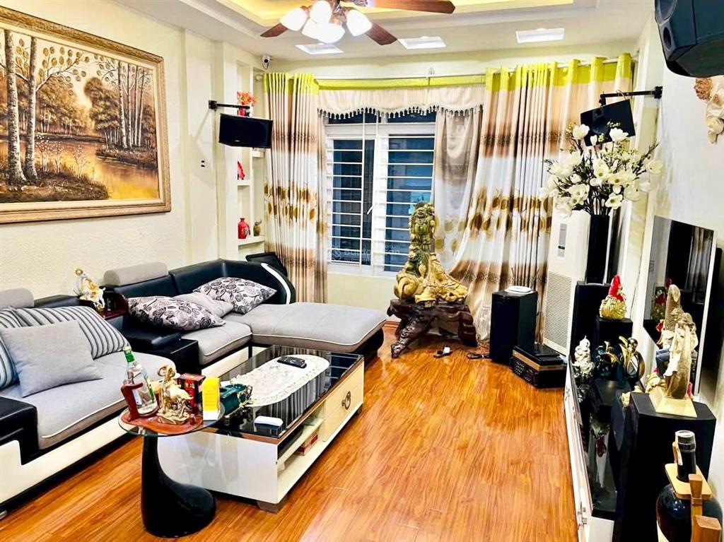 Bán gấp nhà ngõ 301 trường chinh 55m2 x 5tầng, cách mặt phố 30m giá 13.8 tỷ full nội thất, cực gấp