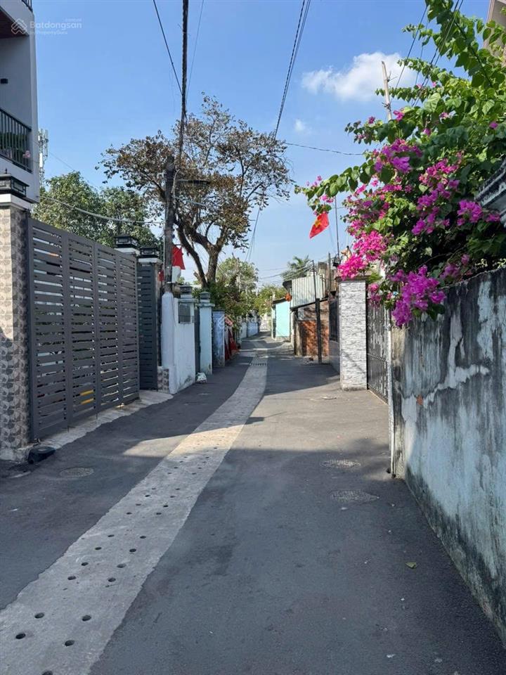 Hạ giá còn 4 tỷ 9 nhà đối diện dê ninh bình cách huỳnh văn luỹ chỉ 200m phường phú lợi