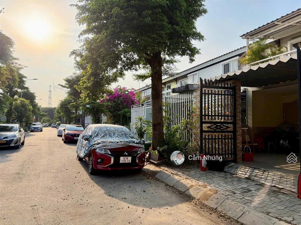 Bán gấp nhà phố liền kề ehome4 dt 75m2 giá 4ty550 shr, 0908 002 *** gặp nhung