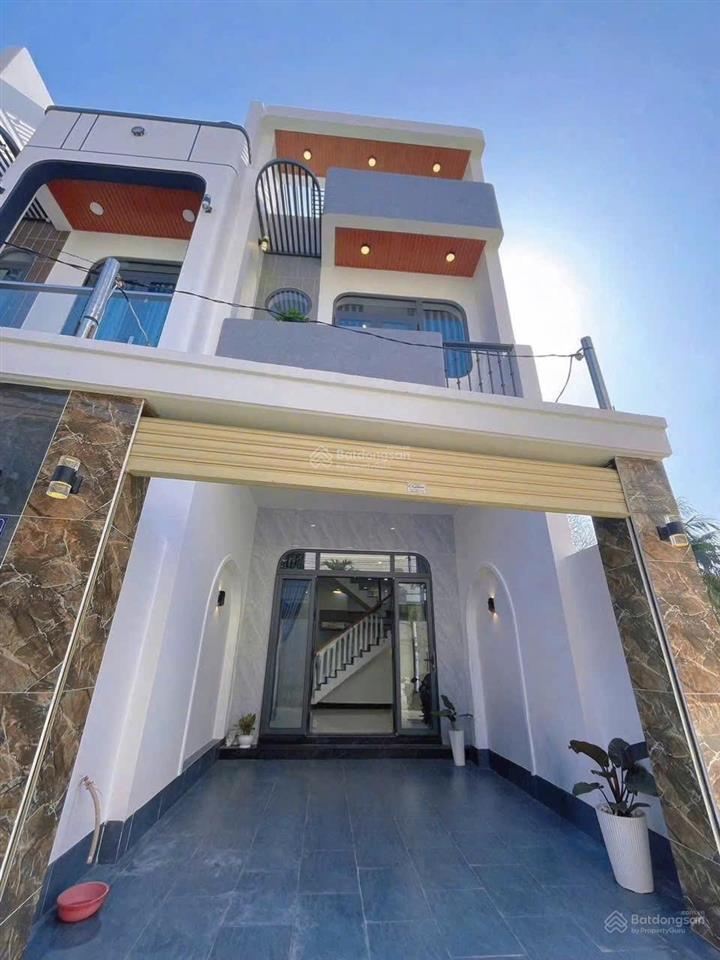 Nhà khu 6 phú lợi, sau đại học bình dương 62m² full thổ cư 1 trệt 1 lầu sân oto