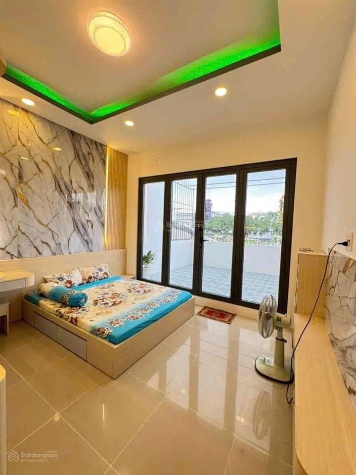 Bán nhà mới 3 tầng mặt tiền đường nhựa 6m view hồ cực mát chỉ 6 tỷ 550