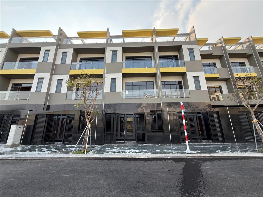 Hiếm có nhà phố sân ô tô riêng 27,5m2, công năng khủng, ngang 5m giá tham khảo tốt trong khu vực