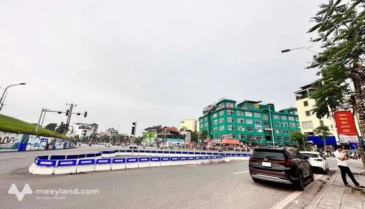 Nhà đẹp Ngọc Thuỵ, hiếm, nở hậu đẹp, 45m2 x 5 tầng, cách chợ Ngọc Thuỵ 100m, giá 9 tỷ