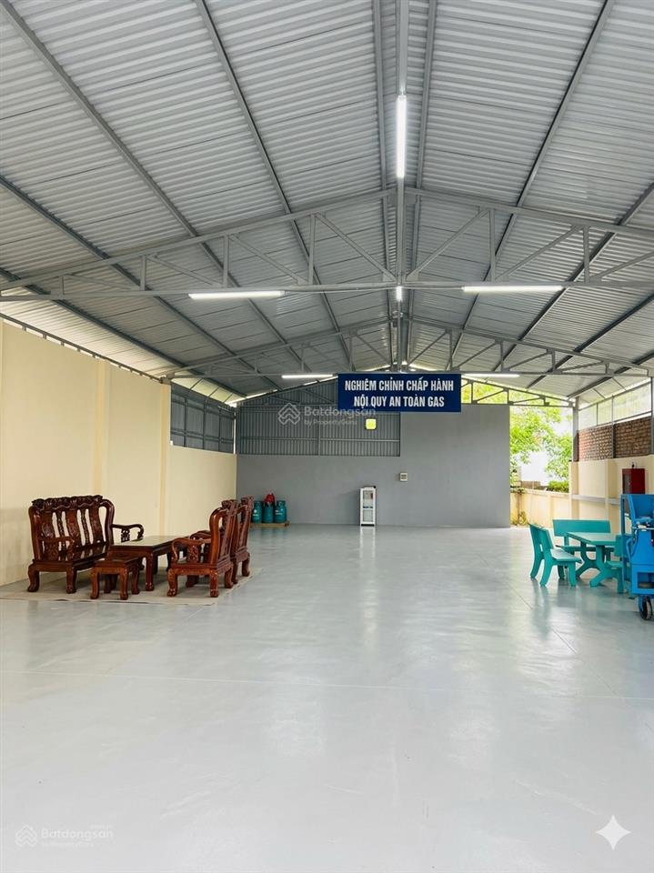 Gấp bán nhà xưởng dt 2100m2 ngay mặt tiền quốc lộ 1a vị trí sầm uất chợ bình chánh giá nhỉnh 48 tỷ