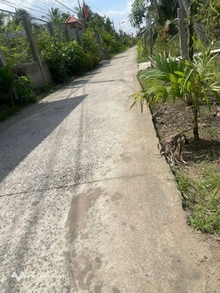 Cần bán gấp nền đẹp Thị trấn Giồng Trôm Bến Tre, đường 3m, xe 16 chỗ, đường thông