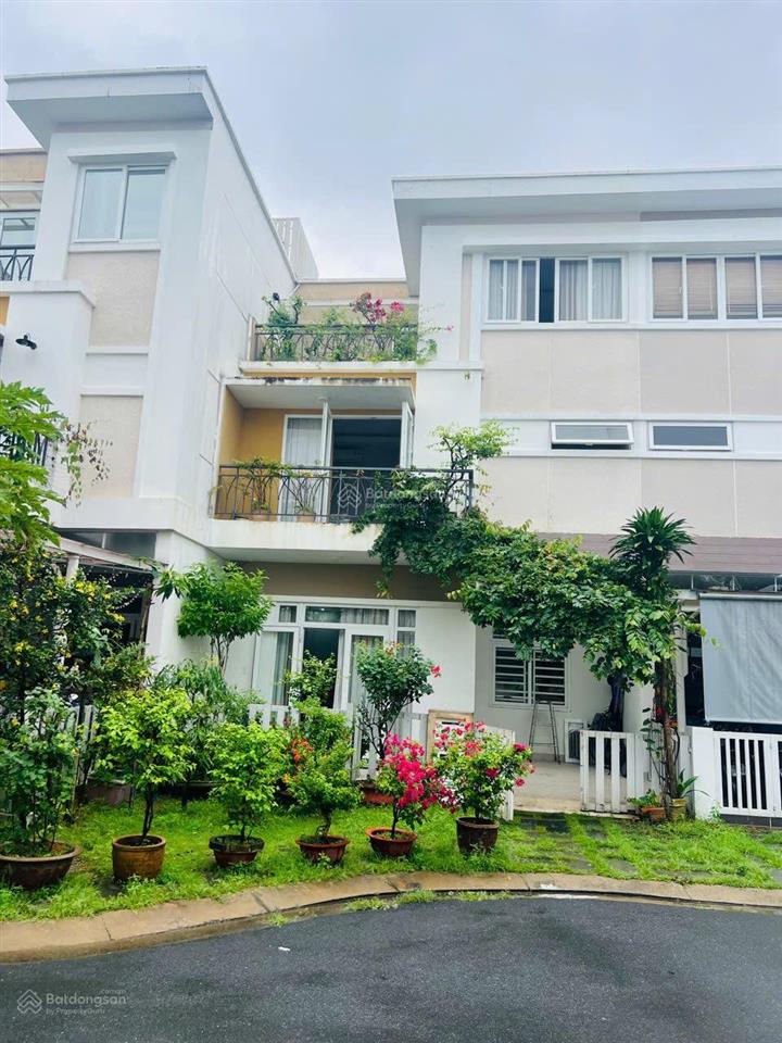 Căn nhà dành cho người thích sự rộng rãi ngang 7,5m hiếm có