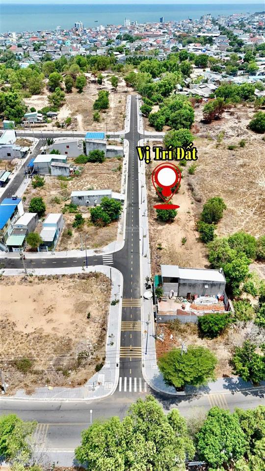 Lô đất cách biển 300m xây khách sạn homestay 9 x 18m