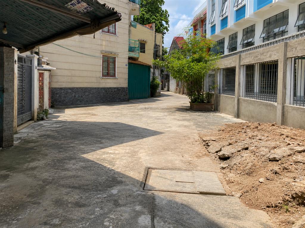 Nhà cũ ngang 18m phan đình phùng phú nhuận giá dưới 100tr/m² phù hợp xây chdv