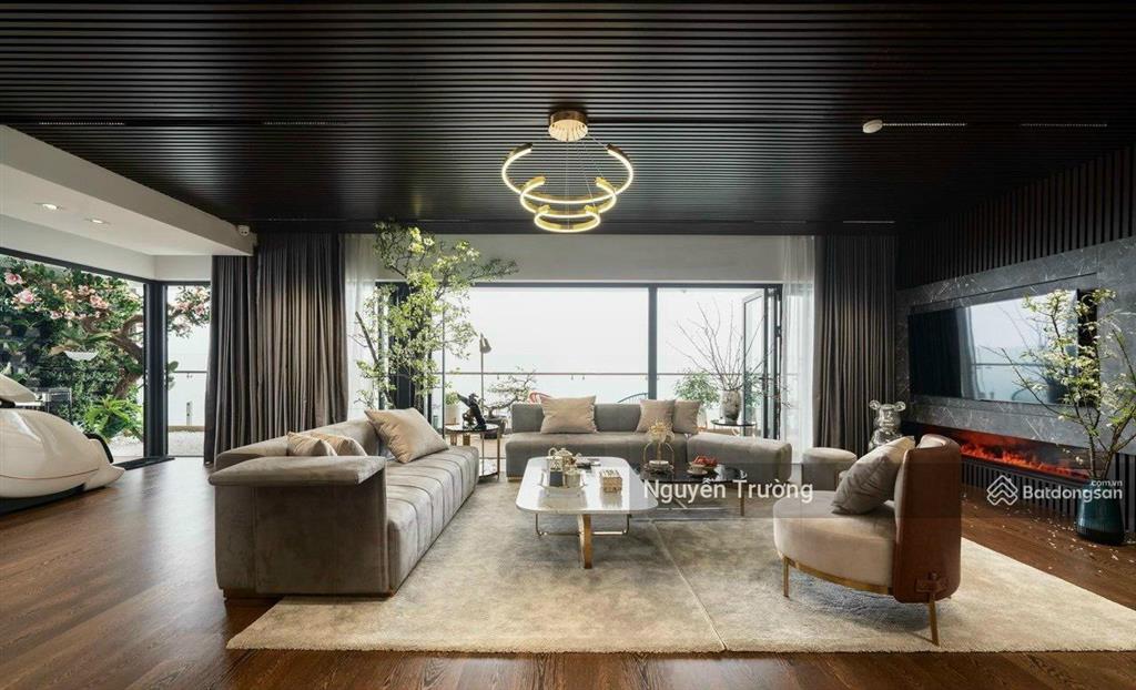 Cần bán căn hộ 145m2, 4pn 3vs, nhà full đồ đẹp. chung cư vinhomes metropolis. giá chỉ 33 tỷ