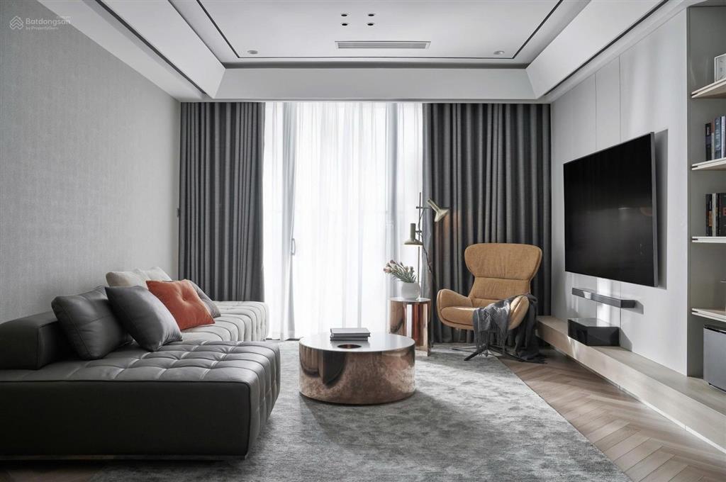 Cần bán gấp căn hộ 2pn dt 75m2 full nội thất cao cấp vinhomes metropolis. giá 14 tỷ sẵn sổ