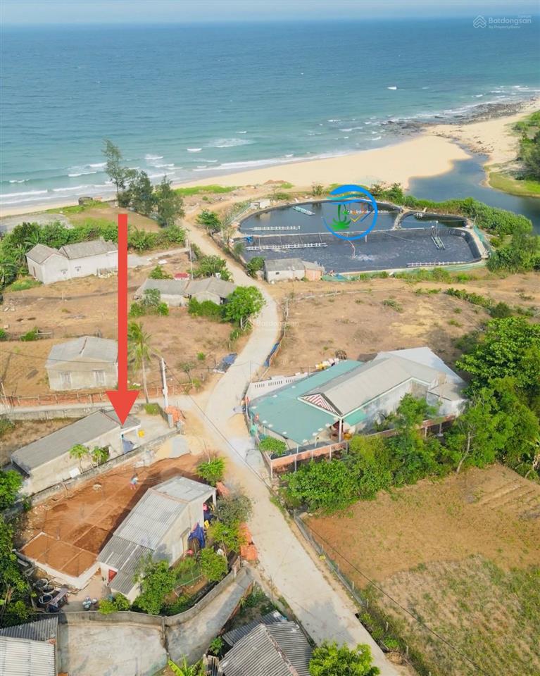 Nhà vườn cách biển 50m 420m² có 360m² thổ cư, đường 8m cách biển chỉ 50m
