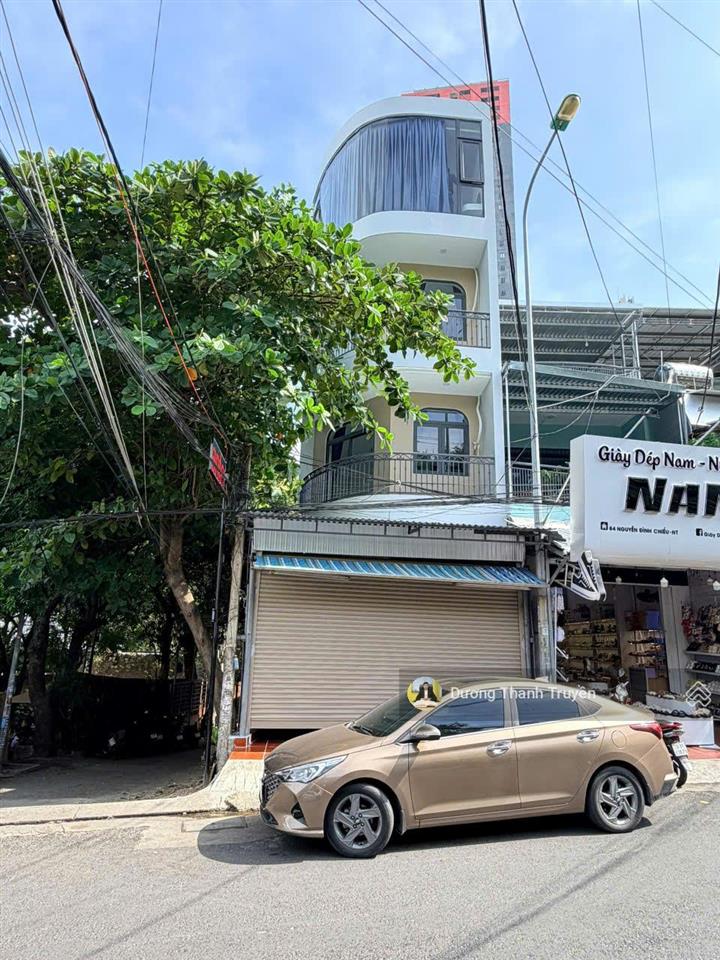 Bán nhà phố 5 tầng gần biển góc 2 mặt tiền nguyễn đình chiểu có thang máy, kinh doanh ngay, 13,5 tỷ