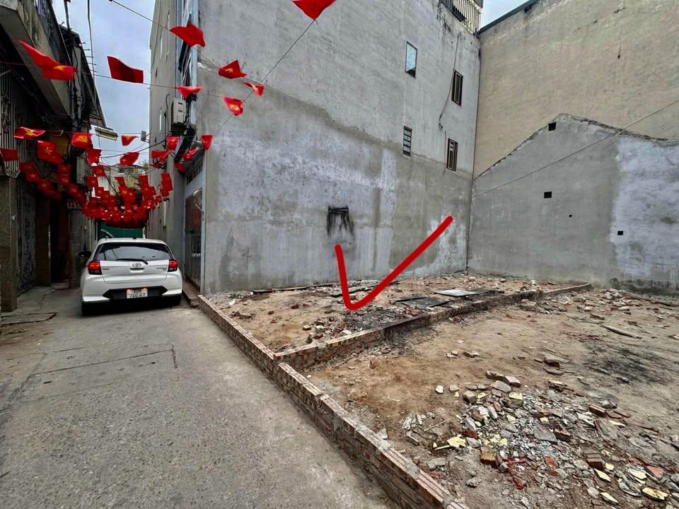 Cơ Hội Vàng B.á.n Gấp Mảnh Đất Việt Hưng 50m2-hơn 8 tỷ-Ô TÔ-NGÕ THÔNG-SỔ VUÔNG-NỞ HẬU NHẸ