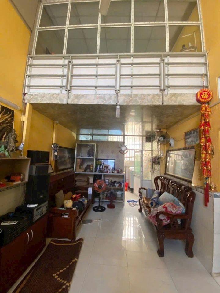 BÁN NHÀ NGAY CHỢ DĨ AN 3 TỶ MÀ TỚI 104M2 - THỰC SỰ KHÔNG CÒN GÌ ĐỂ CHÊ