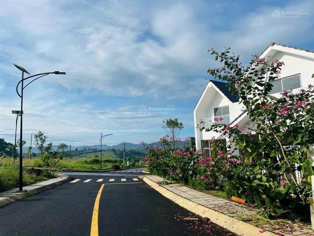 Biệt thự mini 3 phòng ngủ full nội thất mới 100% vào ở ngay. giá 3,7 tỷ/căn. tiện ích như resort .