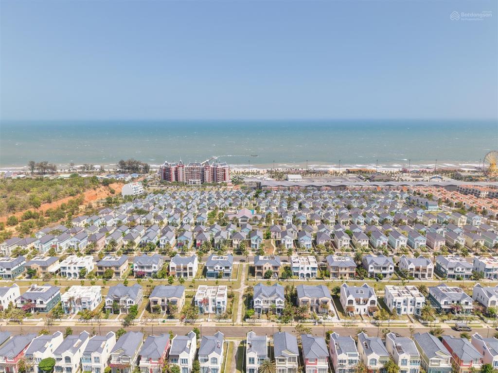Biệt thự đơn lập biển 200m2 giá hời novaworld phan thiết liền kề clubhouse 0979 479 ***