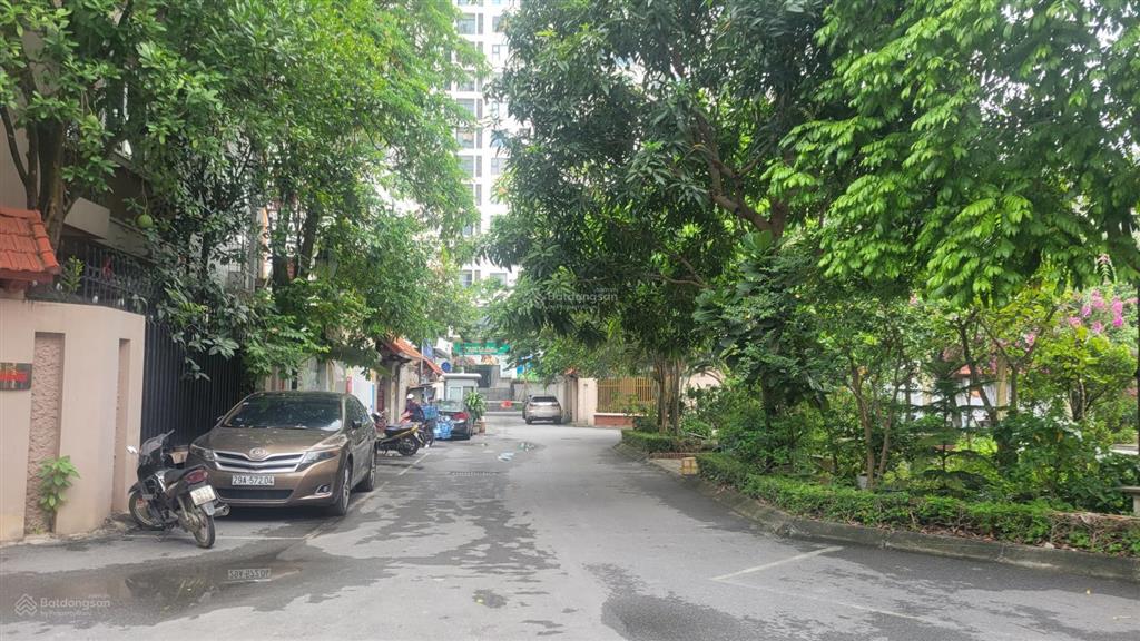 Chính chủ thiện chí bán biệt thự lô góc mặt vườn hoa dt 175m2 kdt thành phố giao lưu