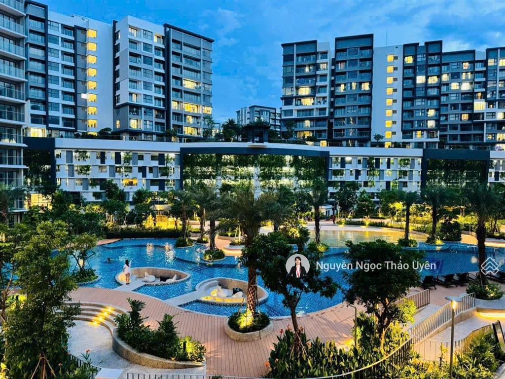 Căn đẹp centery full nt, 120.7m2, giá 10tỷ4 (full) có ô xe