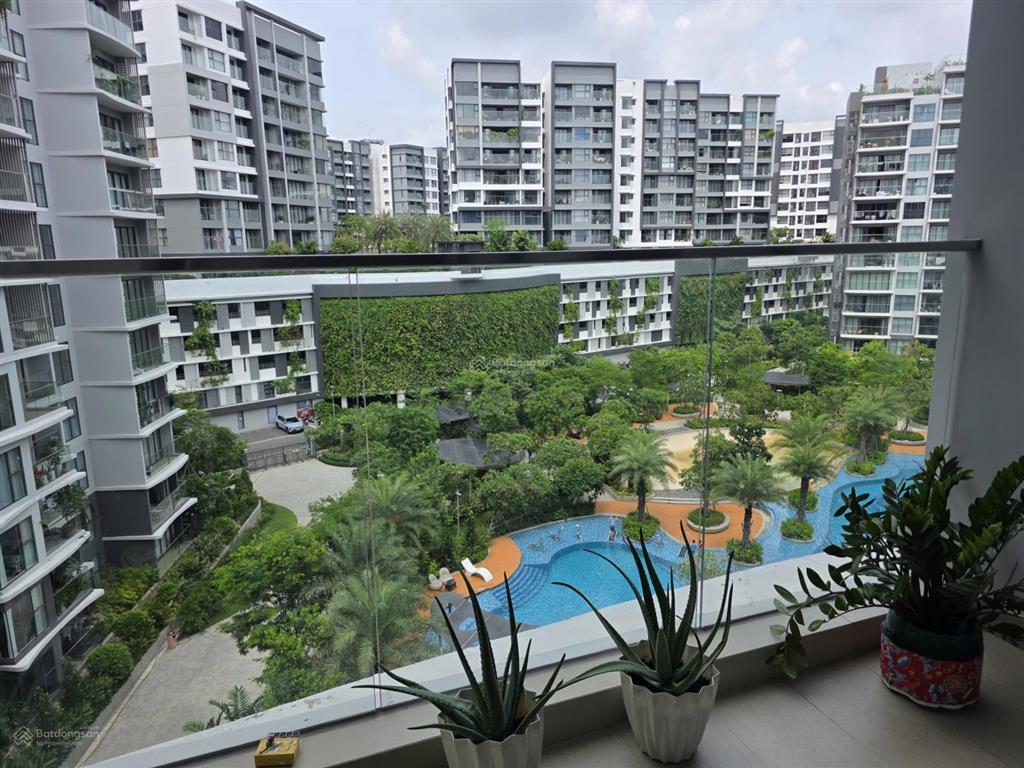Bán căn diamond centery 96m² 2pn+ view trực diện hồ bơi, tặng kèm ô xe định danh