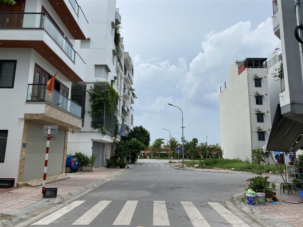 Đất tđc ngọc thụy, mt 5m, ô tô, gần hồ, giá đầu tư
