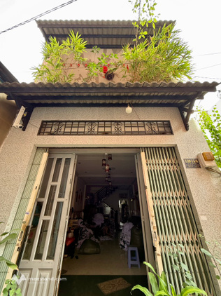 Nhà 3 tầng, ngang 4m, lô góc, hẻm xe hơi thông, Tân Sơn Nhì, Tân Phú