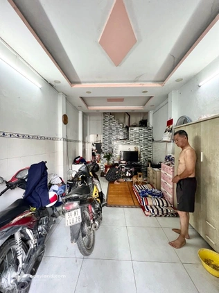 Hẻm 4m vị trí đẹp, cách 100m ra đường Bờ sông đang thi công, sát trường Bình Tân, chung cư Lê Thành