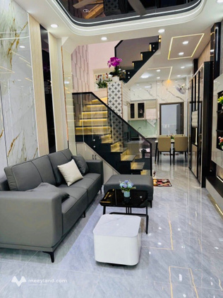 Ô tô tới cửa - gần 45m2 - 2 tầng mới, 3 ngủ, 1 phòng dưới trệt, 3 vệ sinh