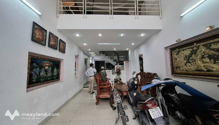 Trung tâm Tân Sơn Nhì, Tân Phú, giáp Tân Bình, gần Ký Túc Xá Đại học Công Thương, sát mặt tiền, khu dân trí