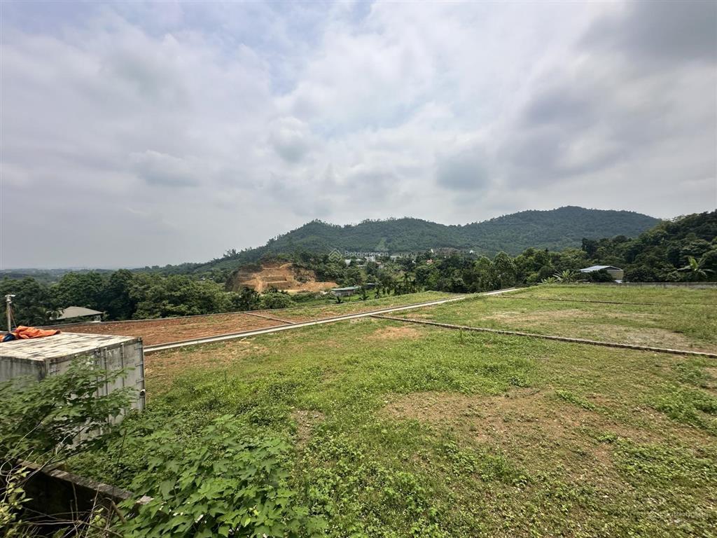 Bán nhanh 640m đất view núi đồi và gần sát hồ điều hòa tại phú cát với đơn giá rẻ nhất hòa lạc